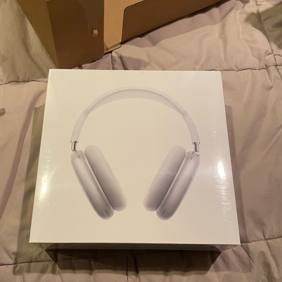 AirPods Max - Picture 2 of 2